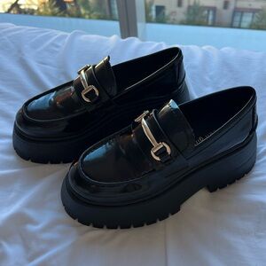 NWOT Madden Girl Black Lug-Sole Platform Loafers Patent Leather and Gold Size 7